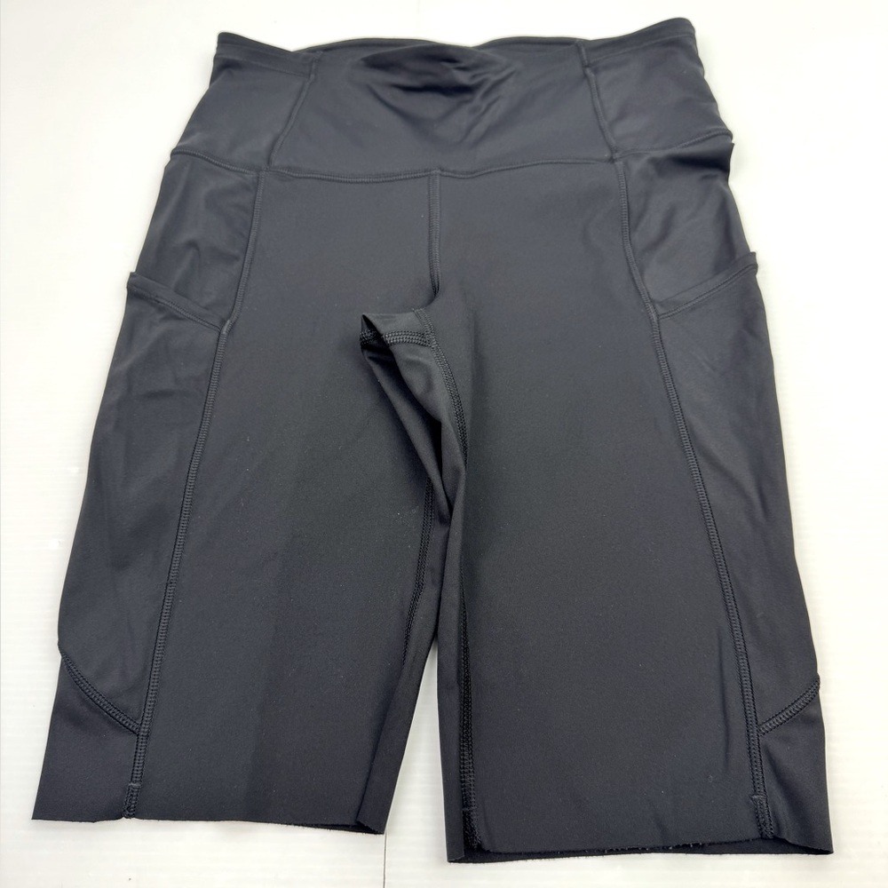 Lululemon Invigorate High- Rise Short 10” Inseam Women’s 4 Black Moto Cycling